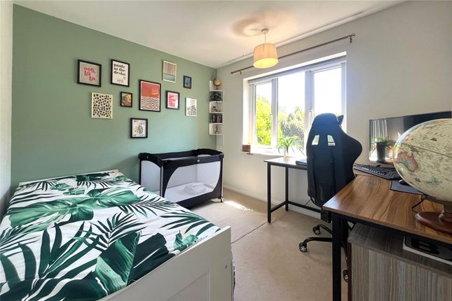 15A,, Vicarage Lane, Farnha photo 4