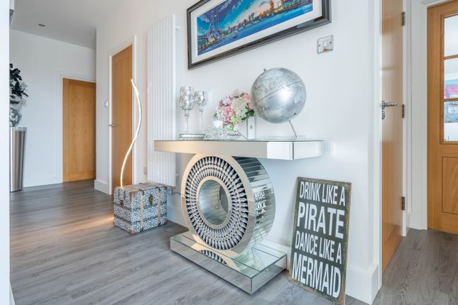 Penthouse for sale in Brecon House, The Canalside, Gunwharf Quays