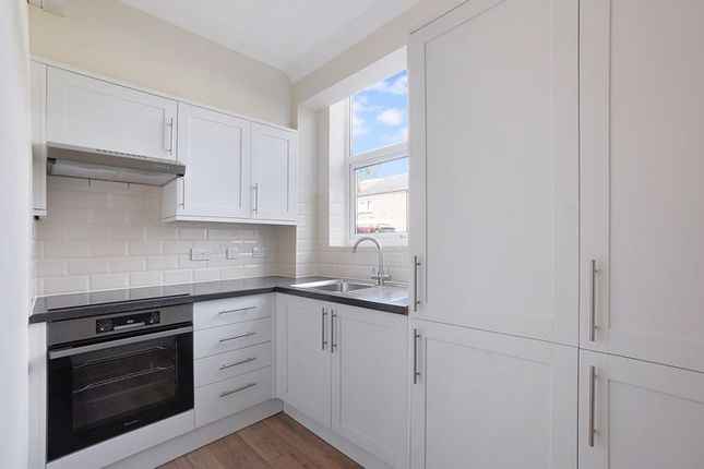 6 Theaker House, Gorringe Avenue, Dartford photo 2