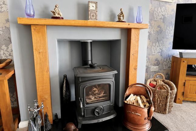 17, Lyne Walk, Hackleton, Northampton, photo 3