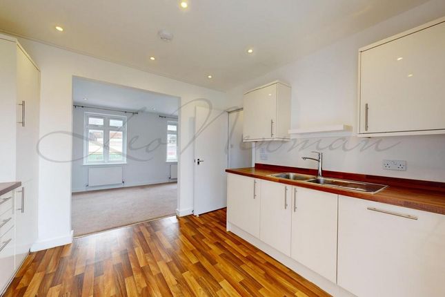 Maisonette to rent in Cherrydown Avenue, Chingford Mount