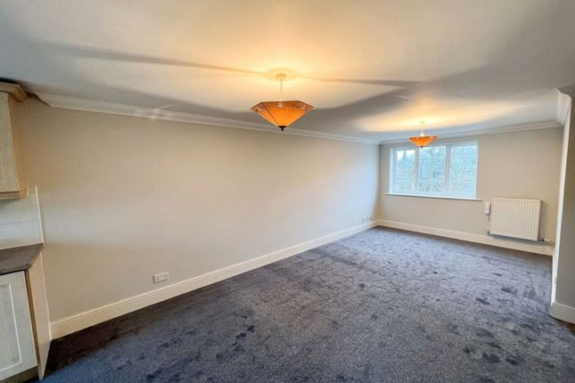 2 Arderne Place, Alderley Edge photo 2