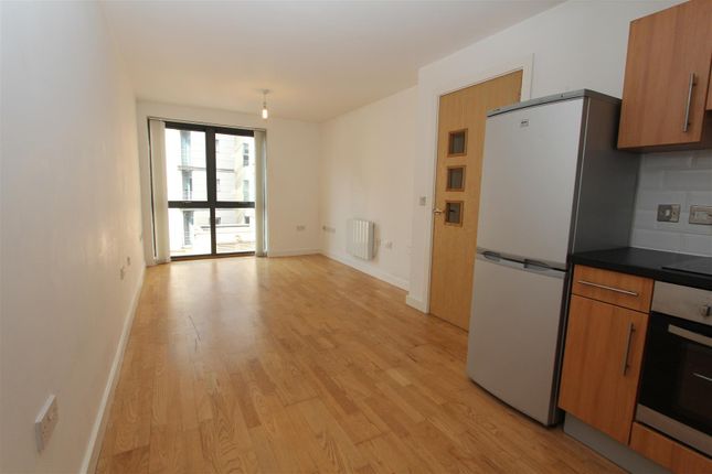 Flat to rent in Waterloo Street, Leeds