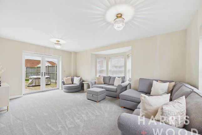 33 Millers Green, Weeley Heath, Essex photo 3
