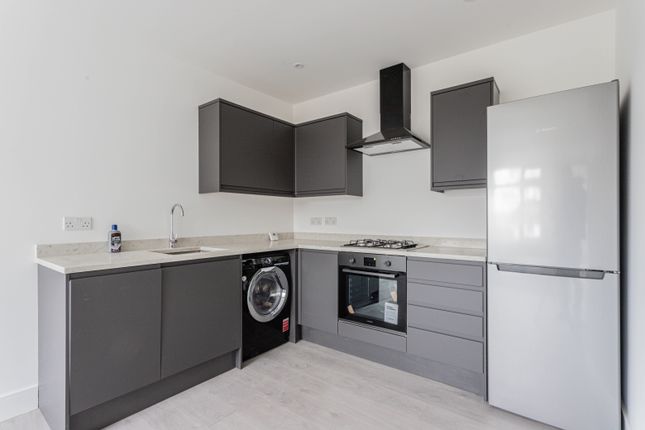 Flat to rent in Ashbourne Avenue, London