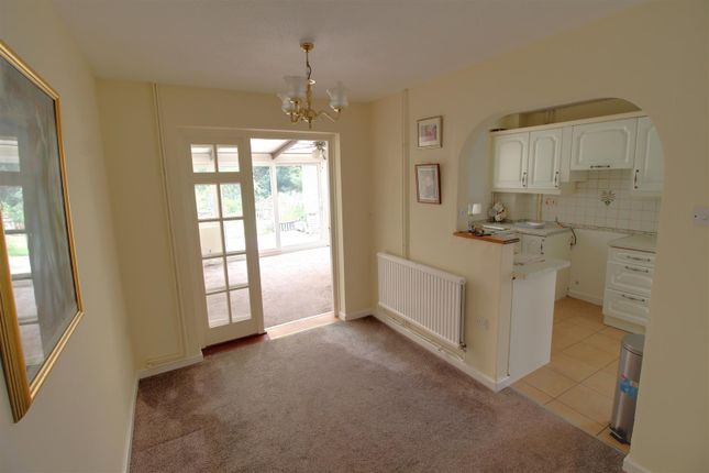 24, Lakeside, Newent photo 3