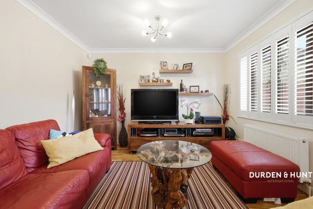 136 Swanbourne Drive, Hornchurch photo 3