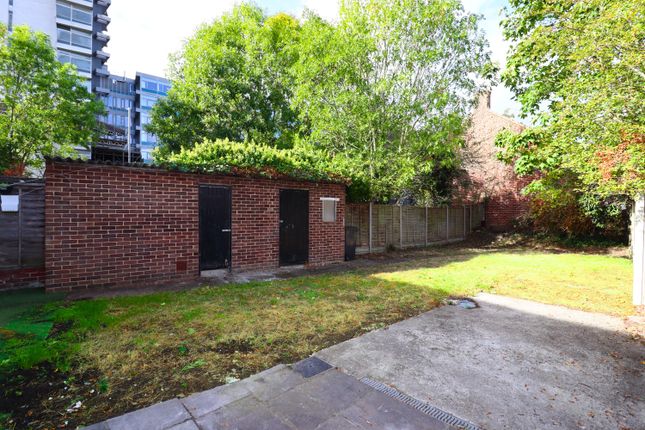 Tolworth Rise North, Surbiton photo 5
