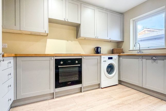 61, Molescroft Park, Beverley photo 4