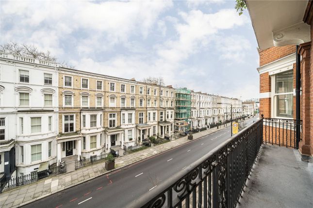 Flat for sale in Warwick Road, London