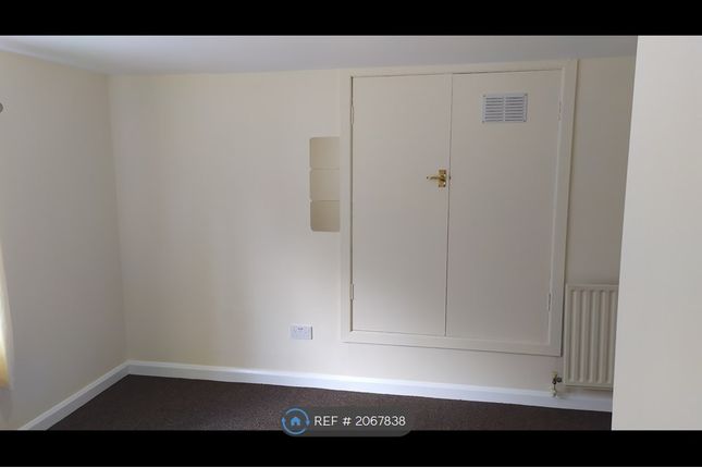 Flat to rent in Town Street, Pudsey