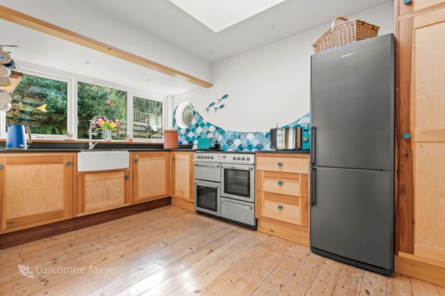 16, Priory View, Totnes photo 4