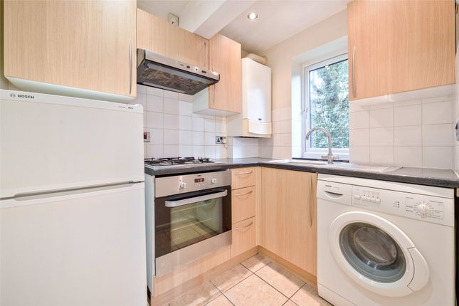 Flat for sale in Crowthorne Road, Bracknell, Berkshire