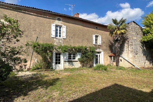 Thumbnail Property for sale in Condac, Poitou-Charentes, 16700, France