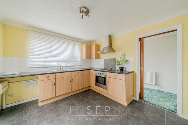 19 Starfield Close, Ipswich photo 3