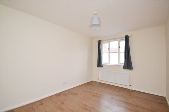 Flat to rent in Vine Lodge, 15 Hutton Grove, North Finchley, London