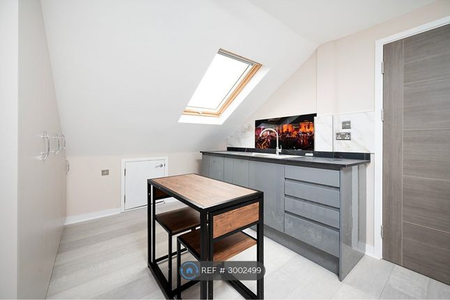 Flat, Aberdour Road, Ilford photo 5
