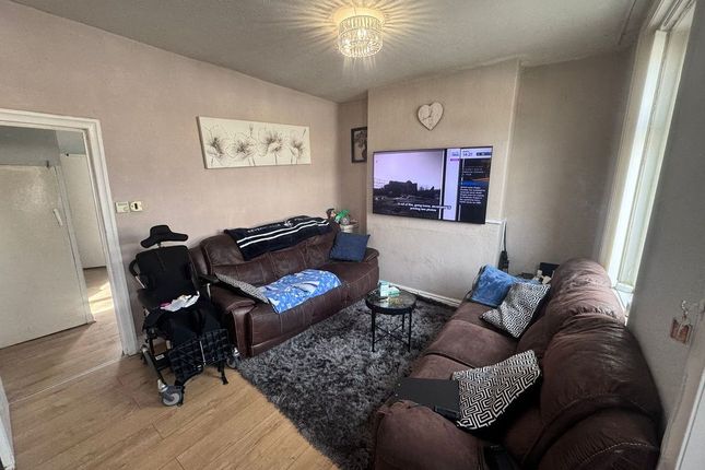 27, Bleasdale Avenue, Huddersfield photo 2