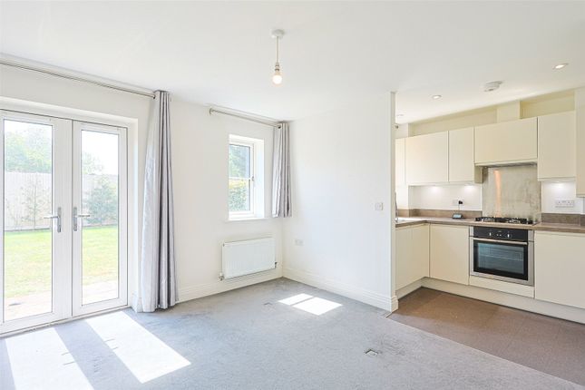 1-bed flat on 8, Palomino Close, Hayes, £270,000