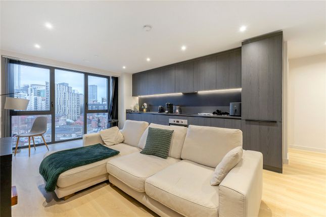 Flat C710 Waterhouse Gardens, 1, Dutton Street, Manchester photo 3