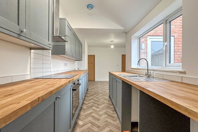 Terraced house for sale in Southend Avenue, Newark