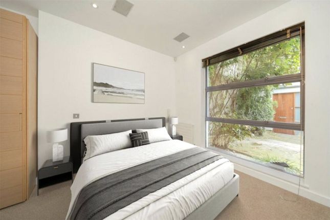 Dunworth Mews, London photo 3