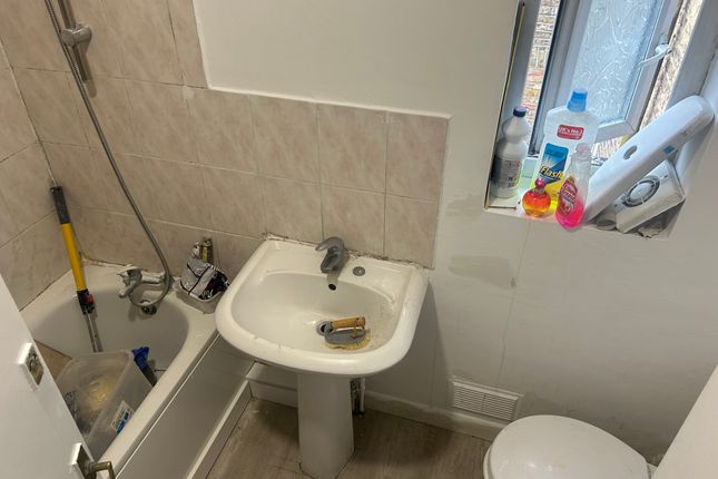 11b, Berners Road, London photo 5