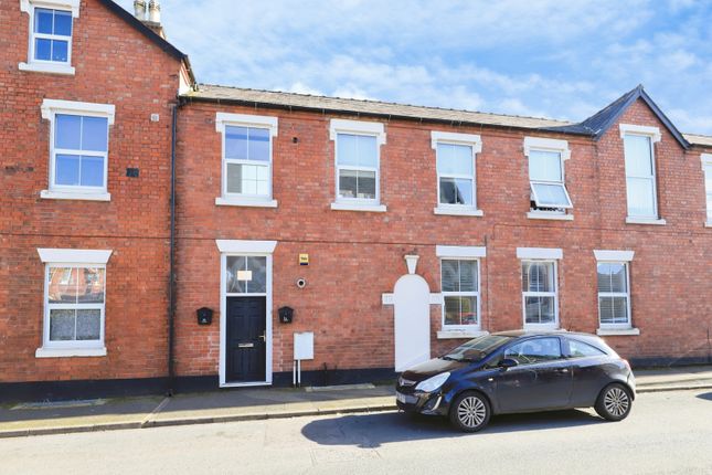 2-bed flat on Plimsoll Street, Worcestershire, £100,000