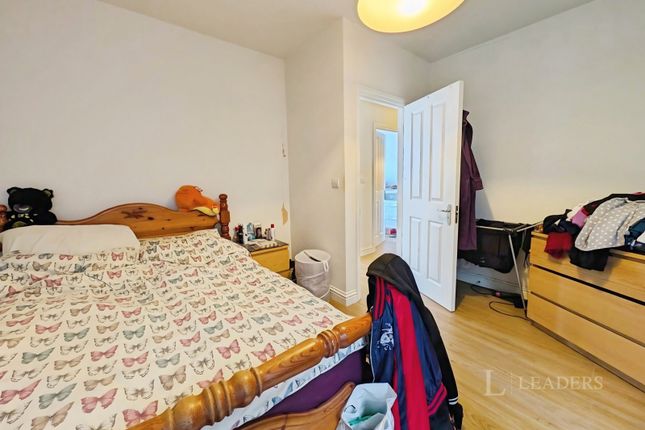 34B, High Street, Epsom photo 4