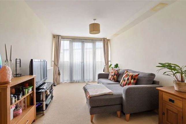 Flat for sale in Station Road, North Harrow, Harrow