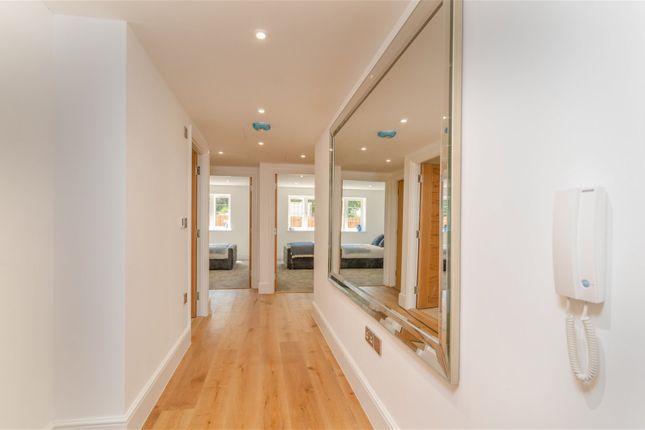 Penthouse for sale in 41 Shenfield Road, Shenfield, Brentwood