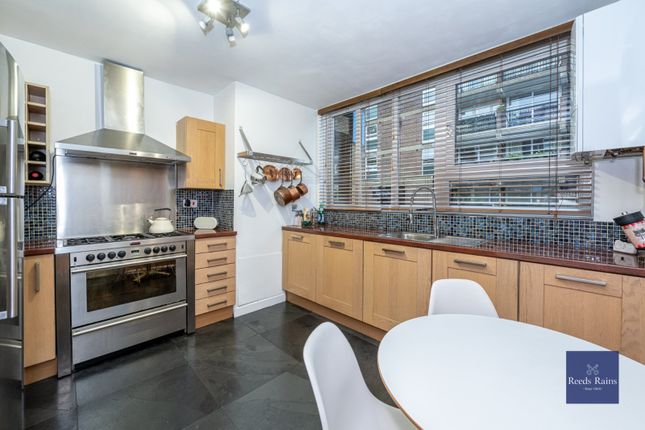 Wincott Street, London photo 3