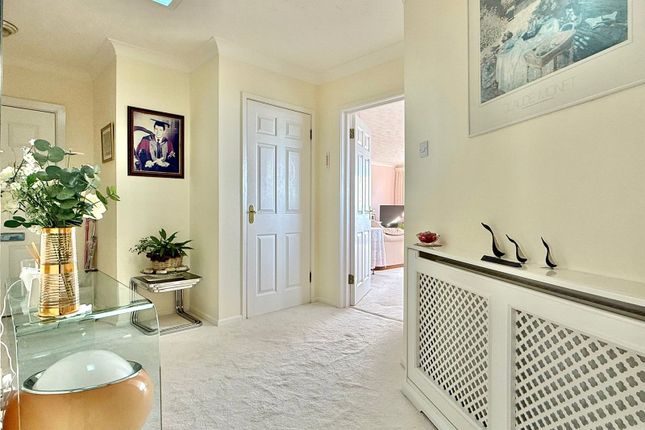 46, Camden Hurst, Lymington photo 3