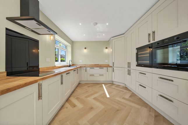 389 Slag Lane, Warrington photo 3