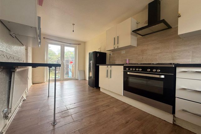 24, Longworth Close, Thamesmead photo 3