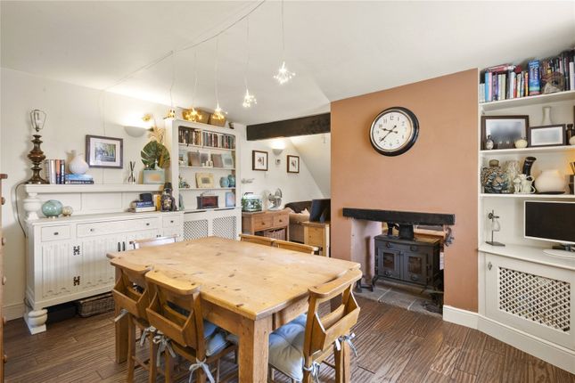 Pond Cottage, The Green, Uxbridge photo 4