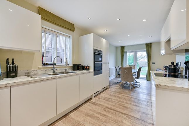 2, Garrett Drive, Reading photo 4