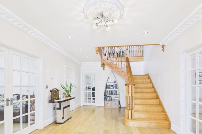 Seven Seas, No 9, Caradog Court, Ferryside photo 3