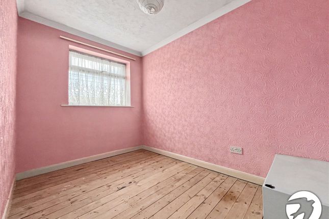 13, Armytage Close, Rochester photo 4