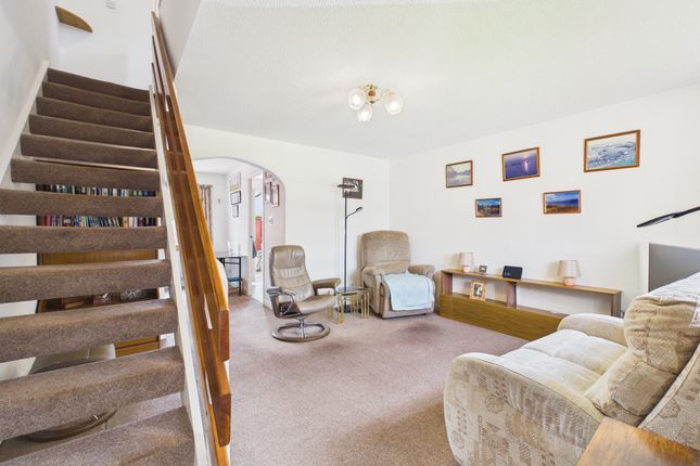 1 Woodhead Crescent, Uddingston photo 2