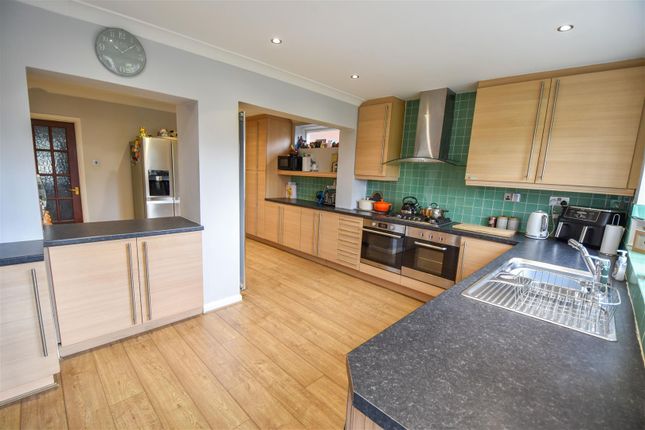 9, Glen Hazel, Brentwood photo 3