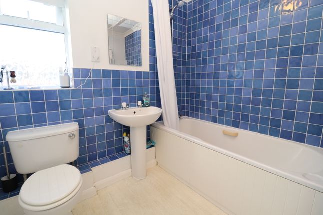 32, Jenkyns Close, Southampton photo 5