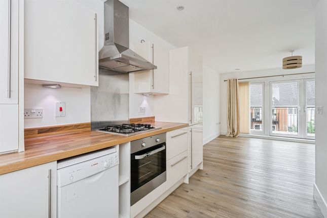 26, Lexington Drive, Haywards Heath photo 3
