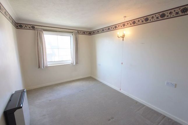 Flat for sale in Hengist Court, Maidstone