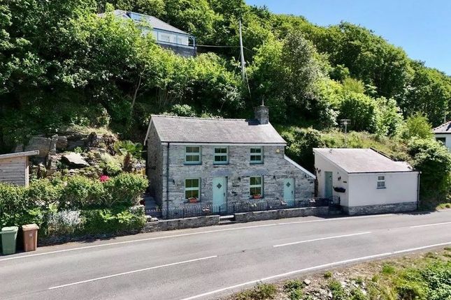 2-bed detached on Tan Y Dderwen, Fairbourne, £150,000