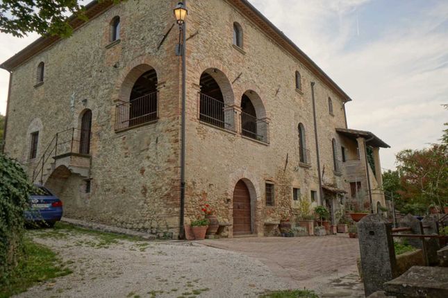 Farmhouse for sale in Via Dell'emigrante, Città di Castello, Perugia, Umbria, Italy