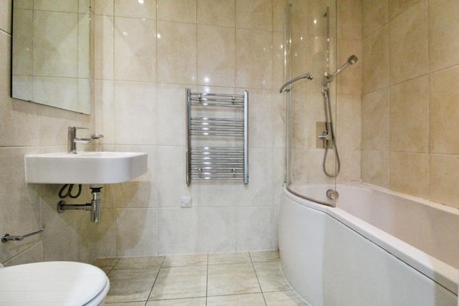 48 Rivington Apartments, Railway Terrace, Slough photo 5