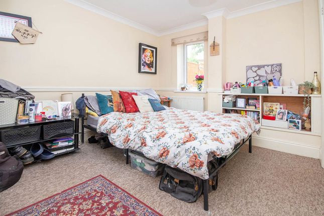 7, Brookside, Southampton photo 4