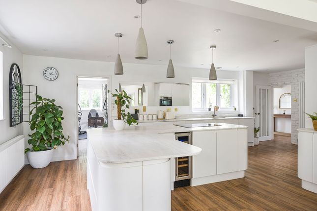 Kingfisher House, Andover photo 4