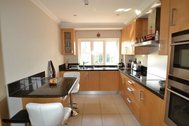 16 Eastwood,, Wall Hall Drive, Watford photo 4